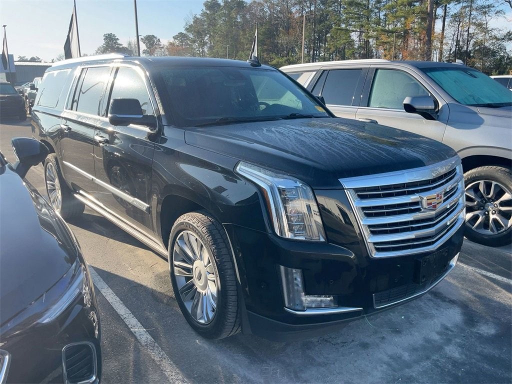 2020 Cadillac Escalade ESV Platinum's photo
