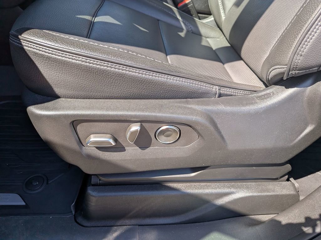2024 GMC Yukon XL Denali - Photo 10
