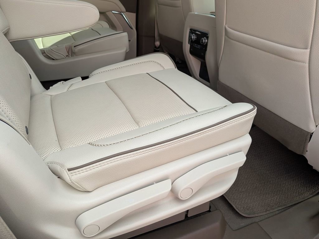 2023 GMC Yukon Denali - Photo 24