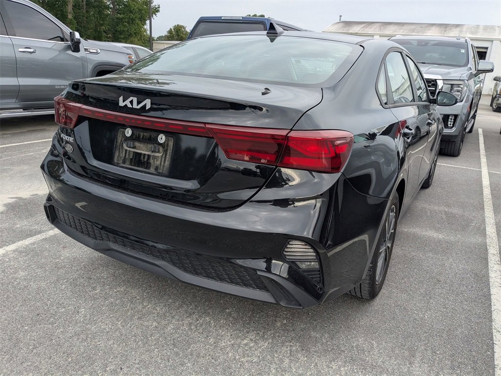 2023 Kia Forte LXS photo 3