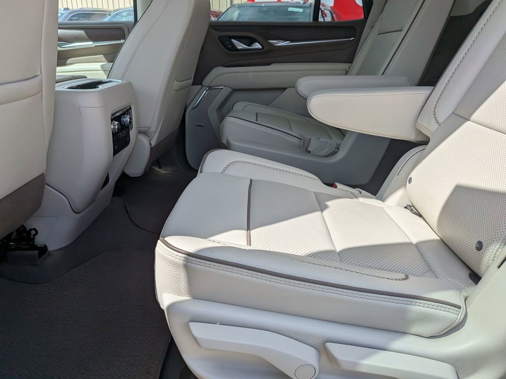 2023 GMC Yukon Denali - Photo 22