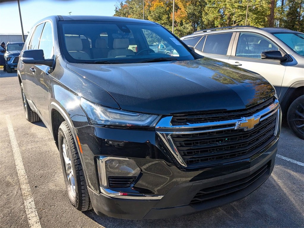 2023 Chevrolet Traverse LS photo 2