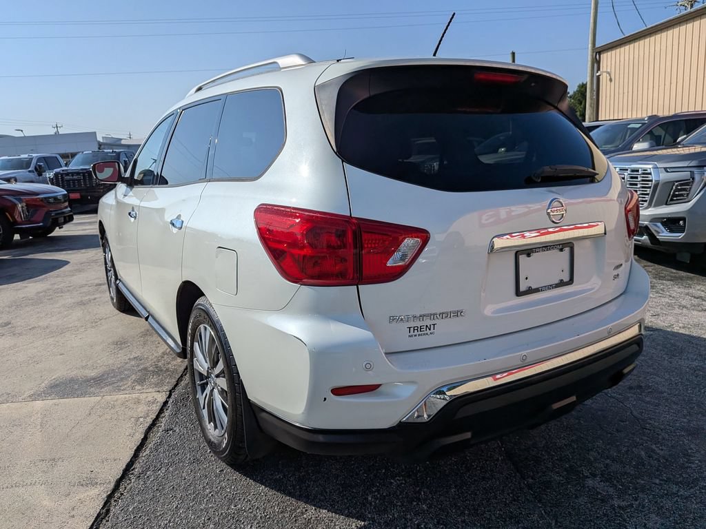 Used 2018 Nissan Pathfinder SL with VIN 5N1DR2MMXJC613559 for sale in New Bern, NC