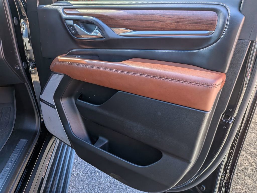 2024 GMC Yukon Denali Ultimate - Photo 27