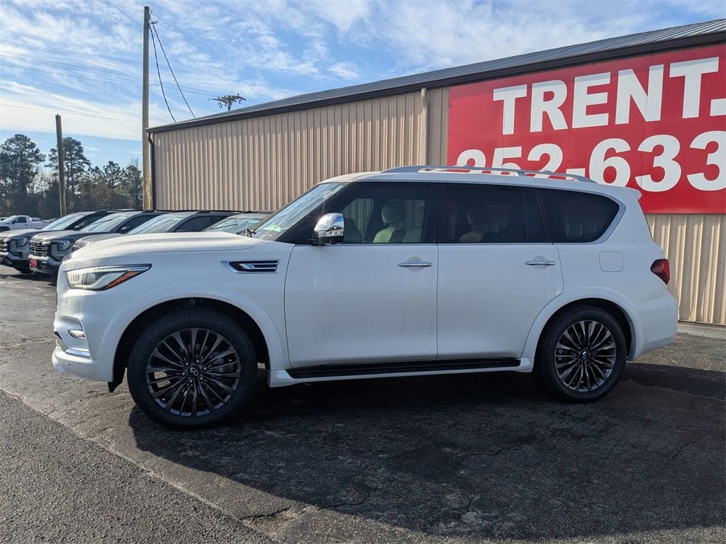 2023 INFINITI QX80 Sensory 4WD's photo