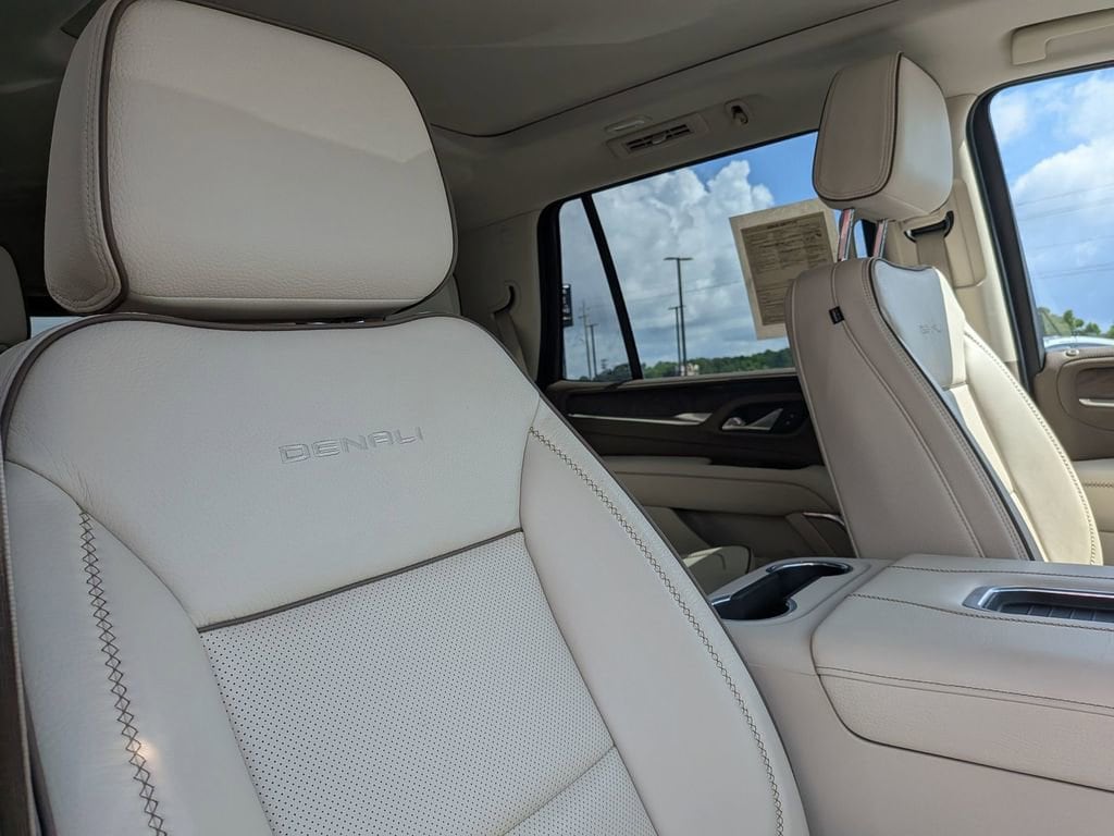 2023 GMC Yukon Denali - Photo 27