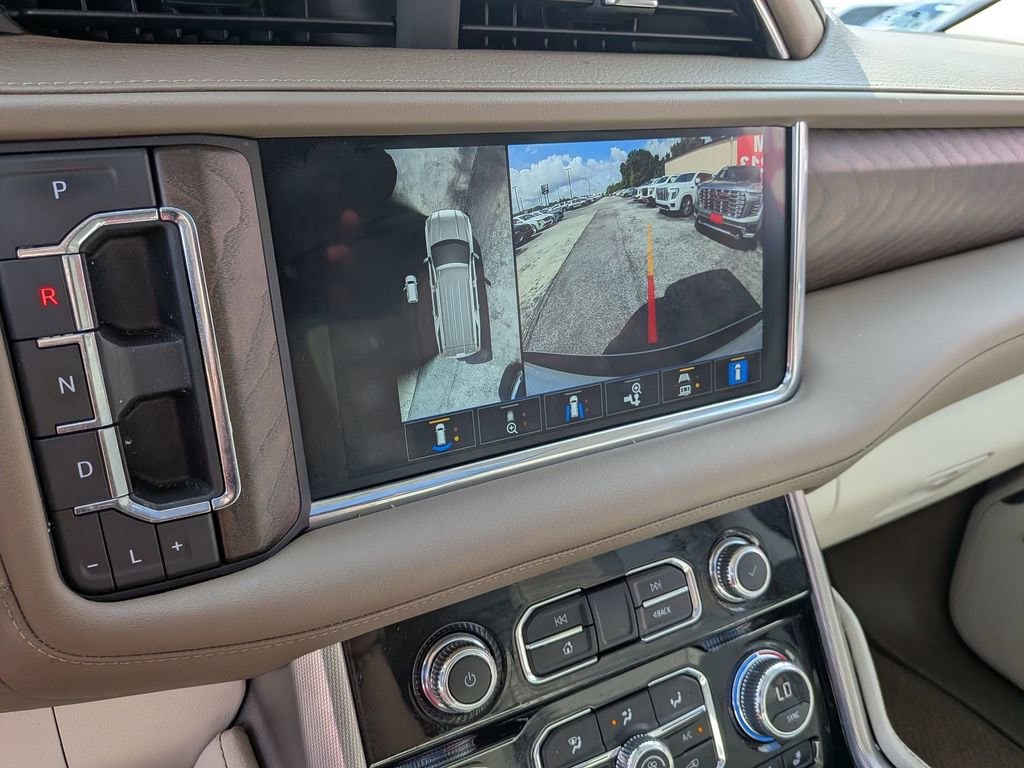 2023 GMC Yukon Denali - Photo 18