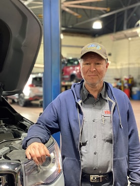 Staff member MIKE BARROW from 28ff7fe87eca