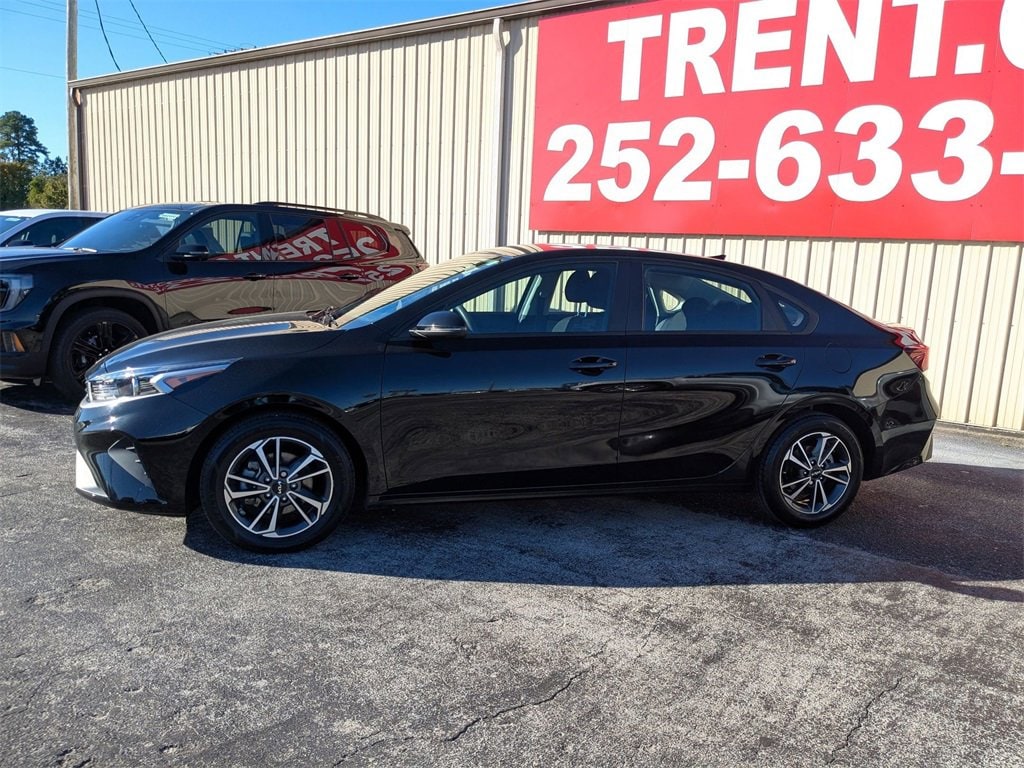 Used 2023 Kia Forte LXS Sedan