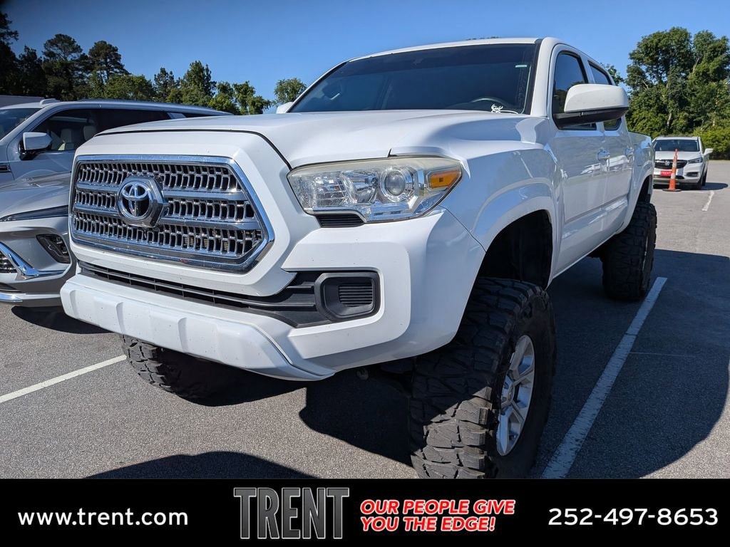 2017 Toyota Tacoma SR Double Cab 4x4 V6 Auto Short Bed's photo