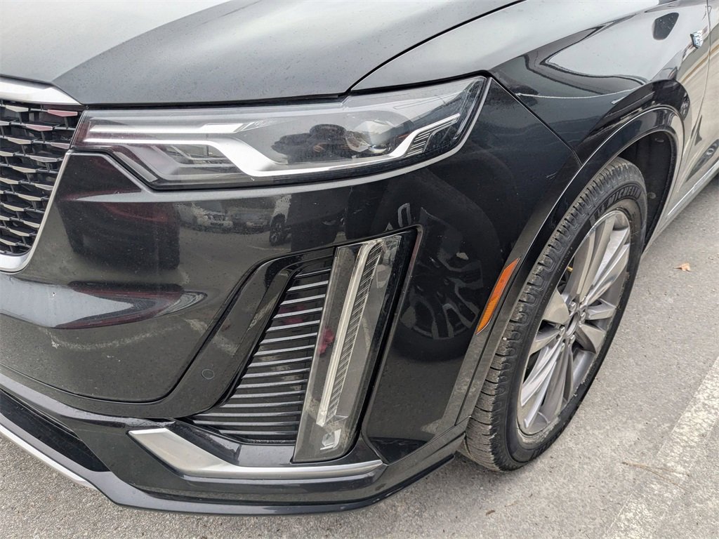 2025 Cadillac XT6 Premium Luxury photo 2