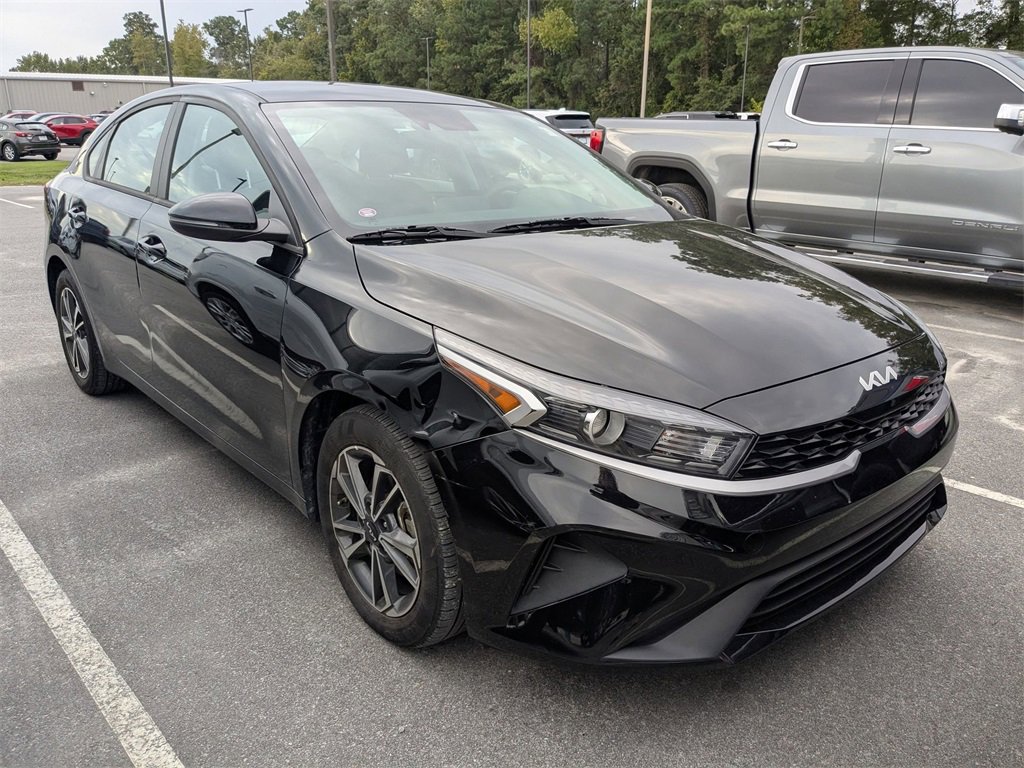 2023 Kia Forte LXS photo 4