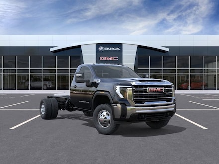 2026 GMC Sierra 3500 HD Chassis Cab Pro Truck