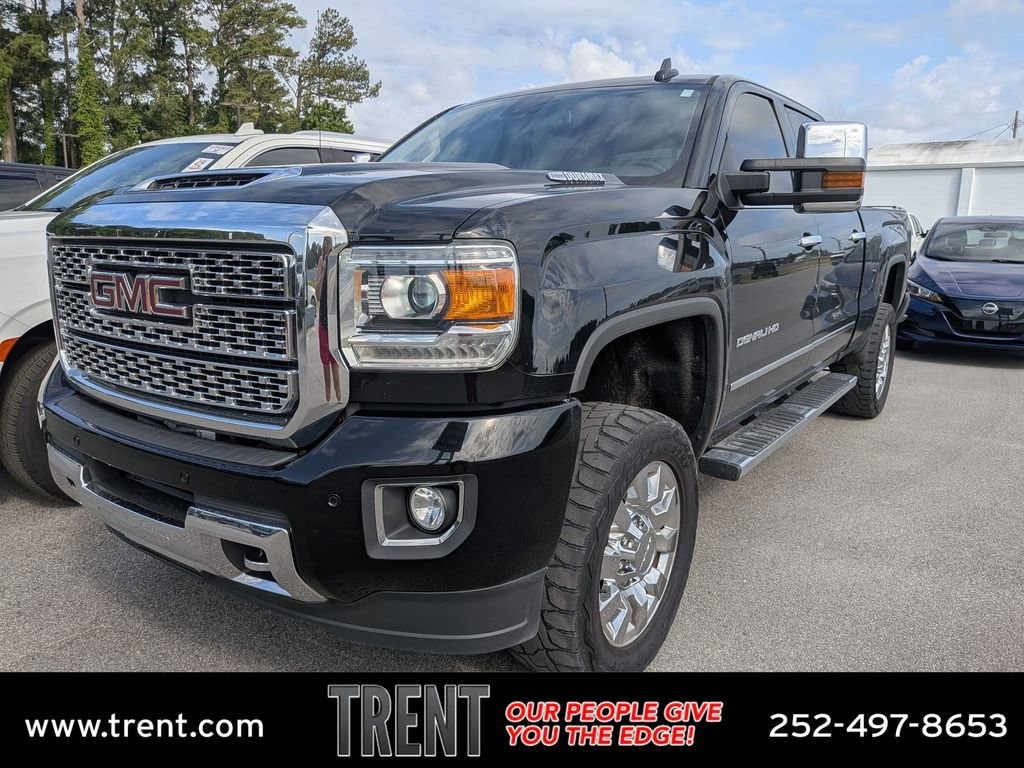 2019 GMC Sierra 4WD Crew Cab Standard Box Denali's photo