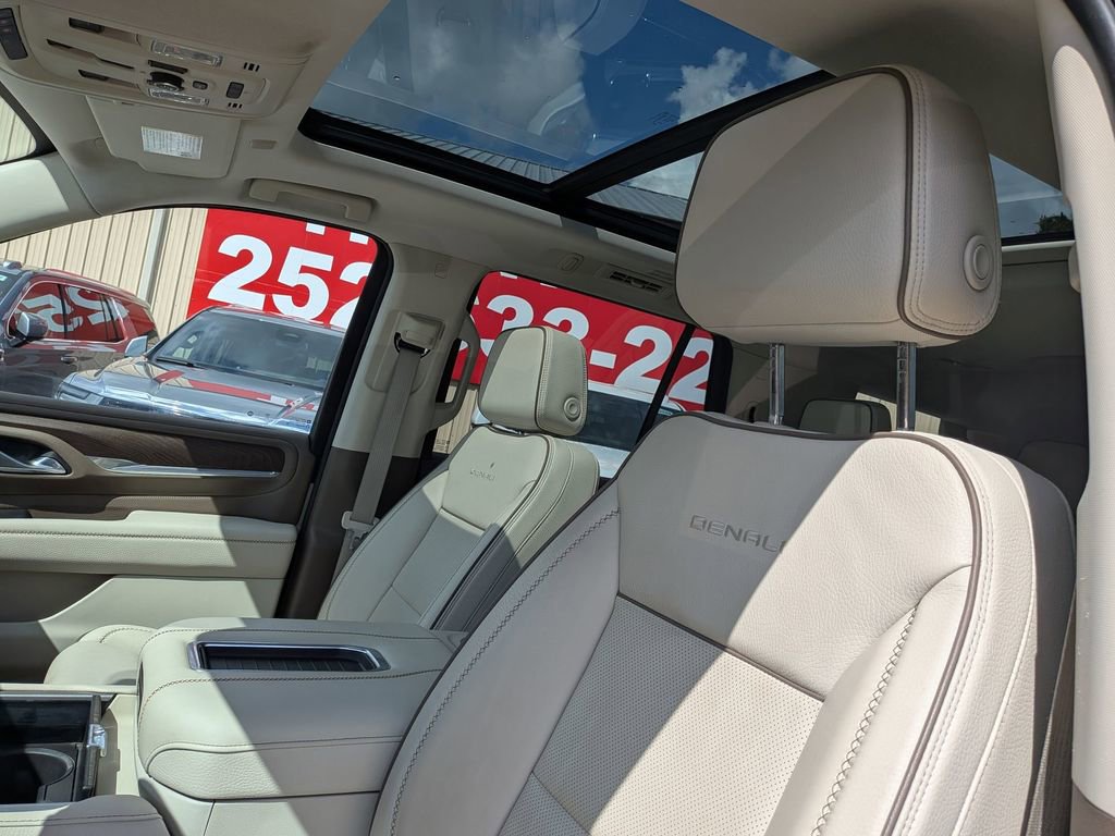 2023 GMC Yukon Denali - Photo 10