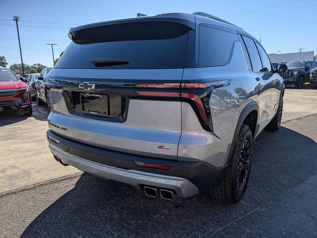 2025 Chevrolet Traverse Z71 - Photo 3