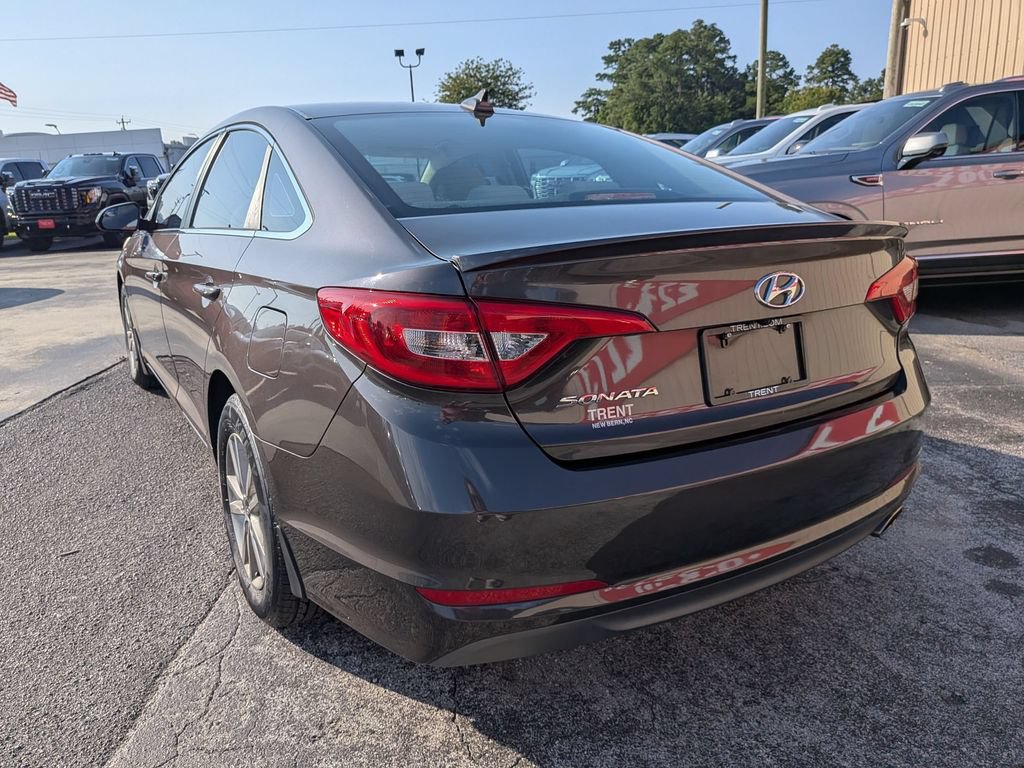 Used 2015 Hyundai Sonata SE with VIN 5NPE24AF3FH235935 for sale in New Bern, NC