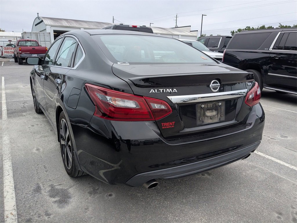 2018 Nissan Altima 2.5 SR photo 2
