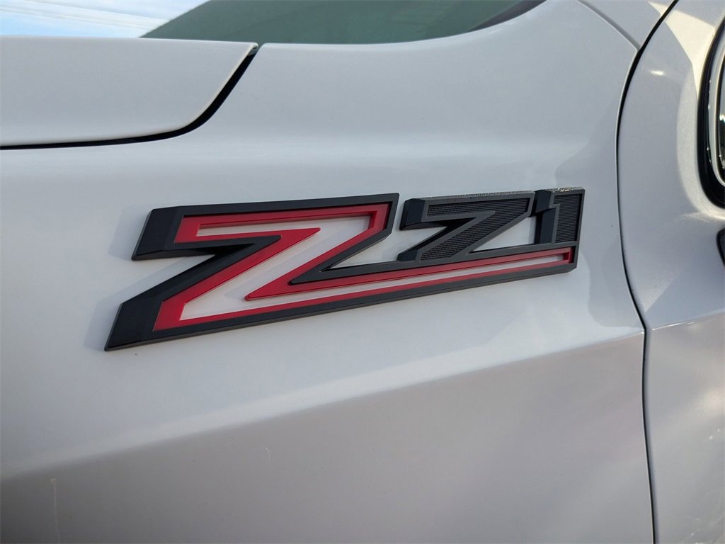 2022 Chevrolet Suburban Z71 photo 2