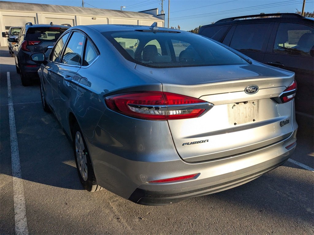 2020 Ford Fusion S photo 4