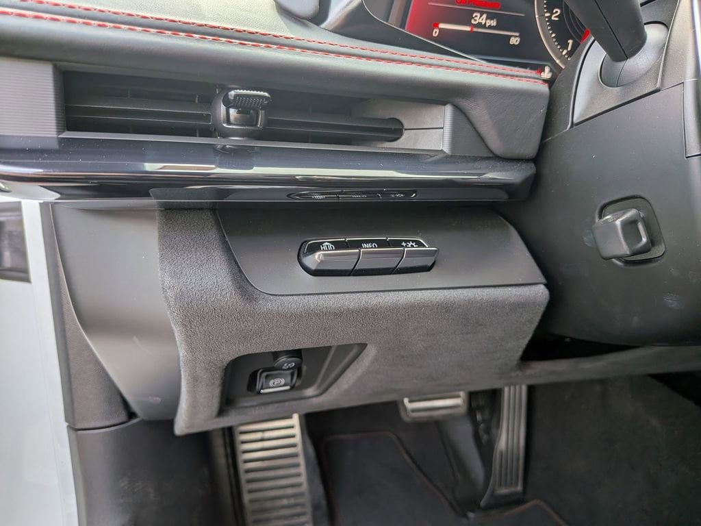 2024 Chevrolet Corvette 3LT - Photo 13