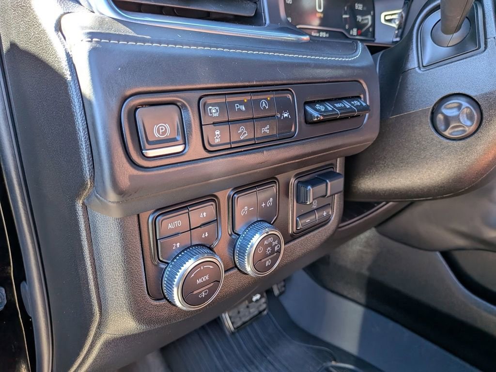 2024 GMC Yukon Denali Ultimate - Photo 12