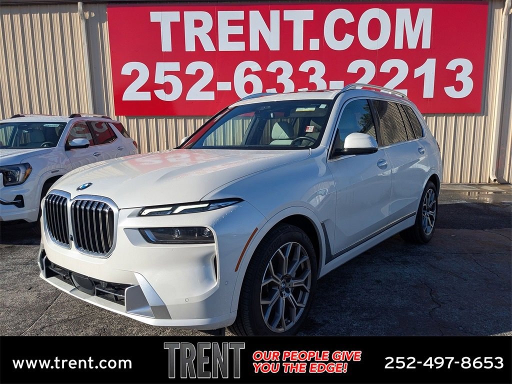 2023 BMW X7 40i's photo
