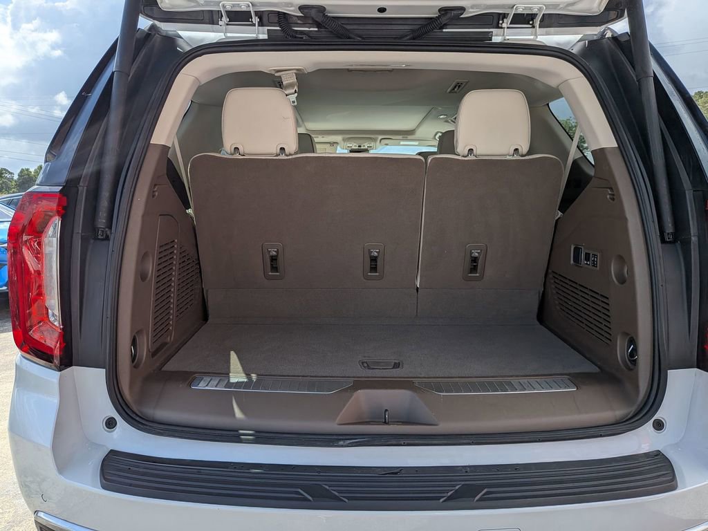 2023 GMC Yukon Denali - Photo 23