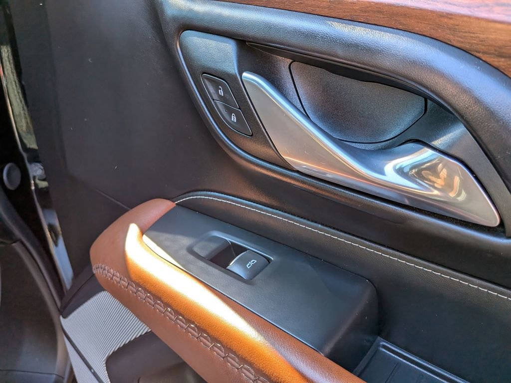 2024 GMC Yukon Denali Ultimate - Photo 28