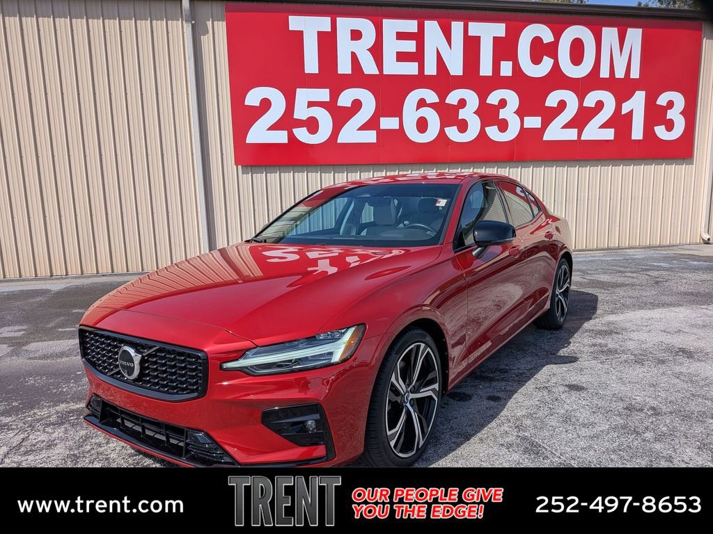 2024 Volvo S60 B5 Plus Dark Theme's photo