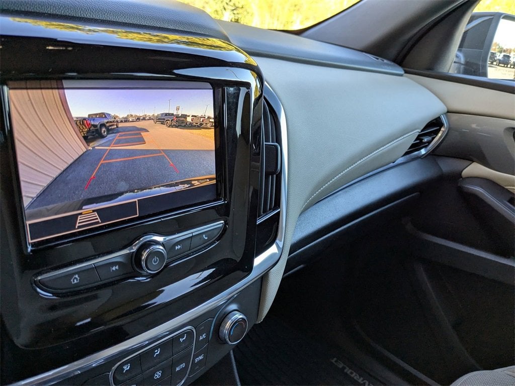 Used 2023 Chevrolet Traverse LS SUV