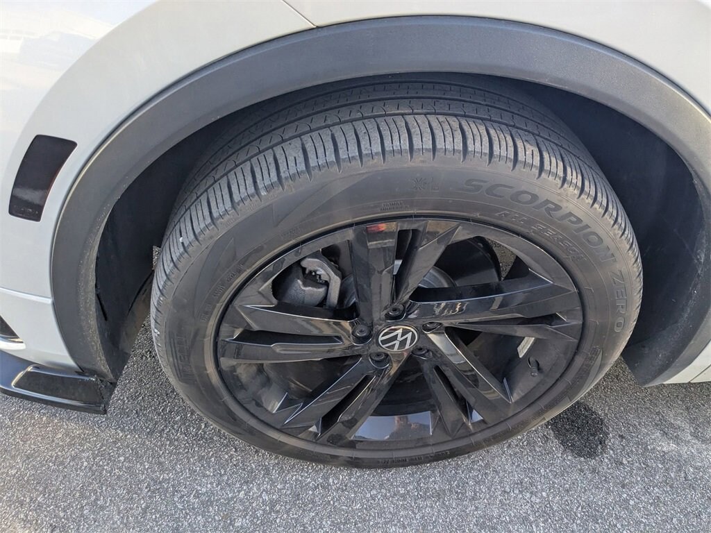 Used 2024 Volkswagen Tiguan SE R-Line Black SUV