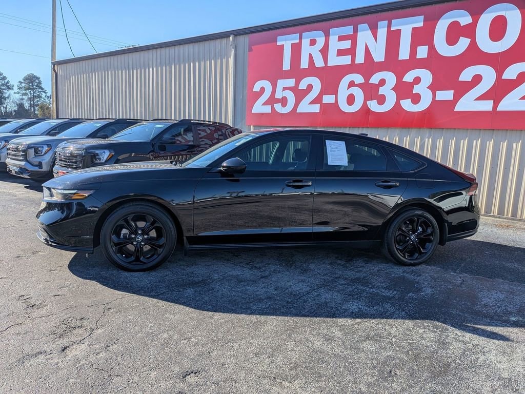 Used 2025 Honda Accord Sedan SE Sedan