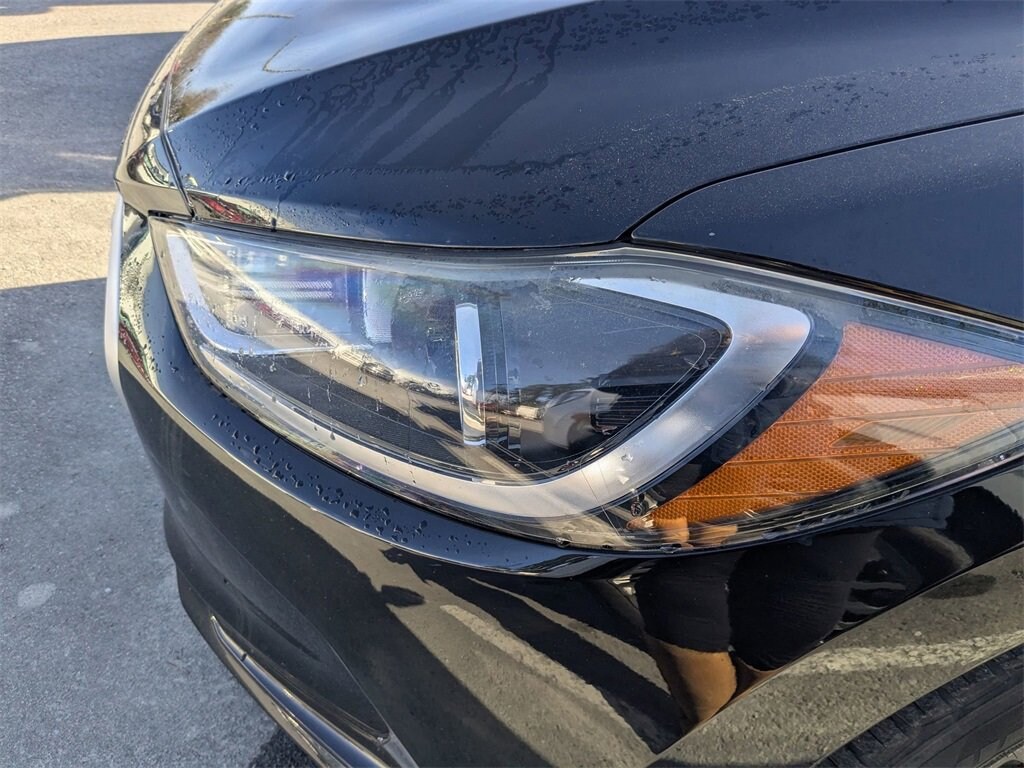 Used 2017 Hyundai Elantra SE Sedan