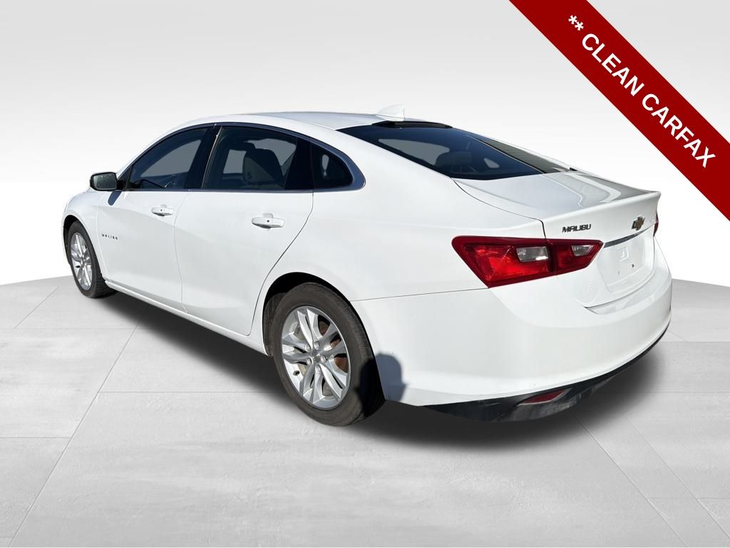 2017 Chevrolet Malibu 1LT photo 2