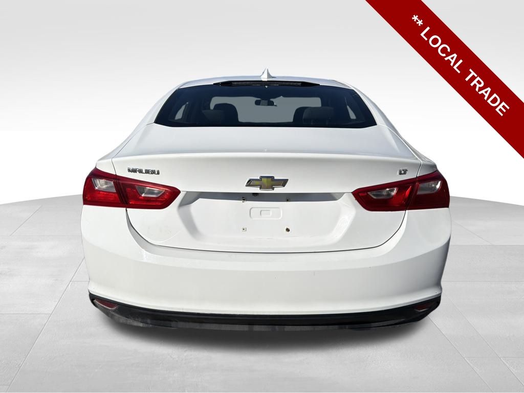 2017 Chevrolet Malibu 1LT photo 3