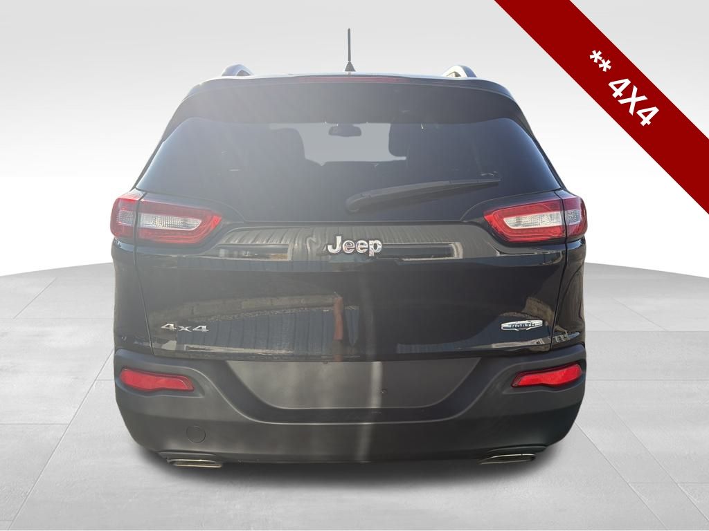 2016 Jeep Cherokee Altitude photo 3