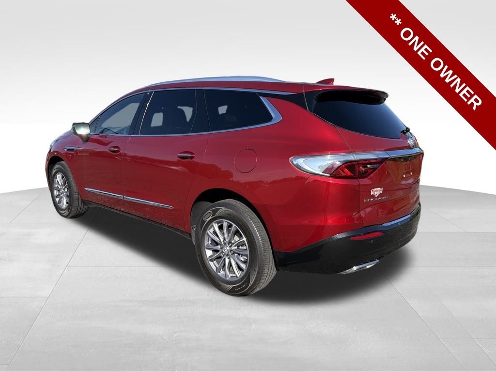 2023 Buick Enclave Essence photo 2