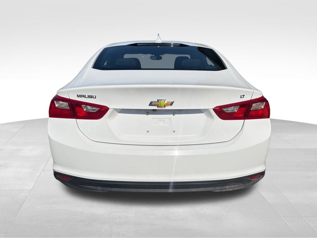 2016 Chevrolet Malibu 1LT photo 3