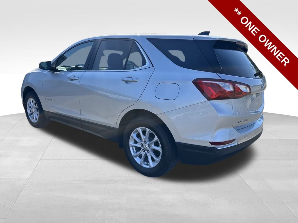 2021 Chevrolet Equinox LT photo 2