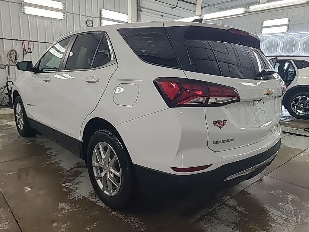 2023 Chevrolet Equinox LT photo 3