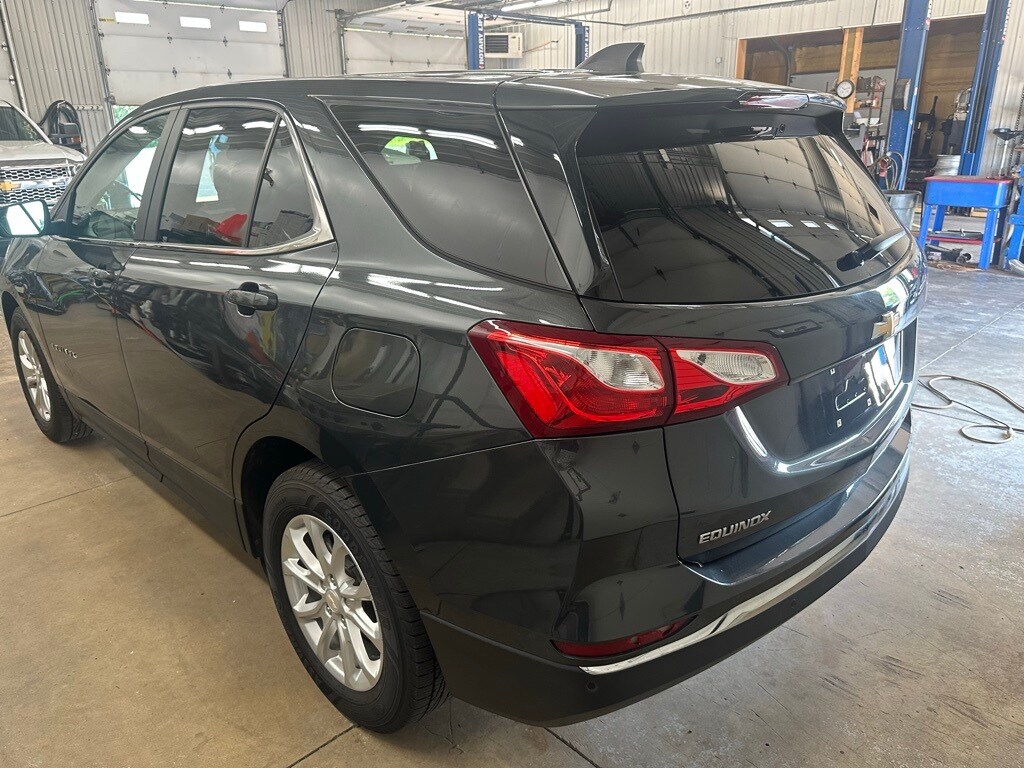 2021 Chevrolet Equinox LT photo 4