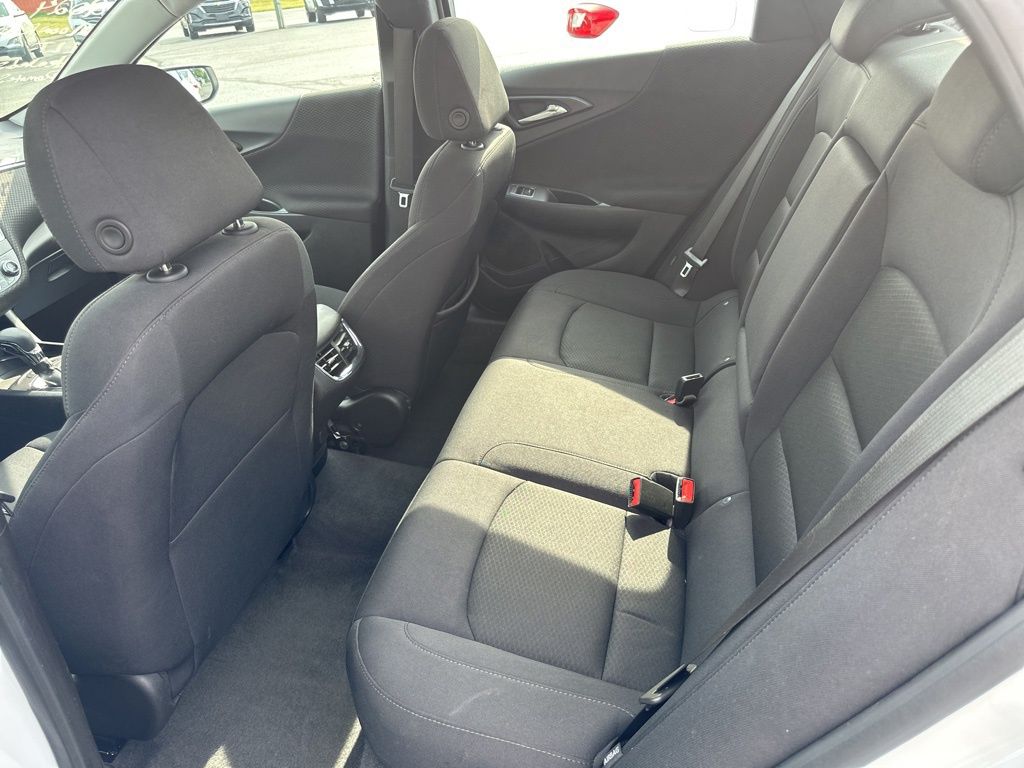 2024 Chevrolet Malibu 1LT photo 3