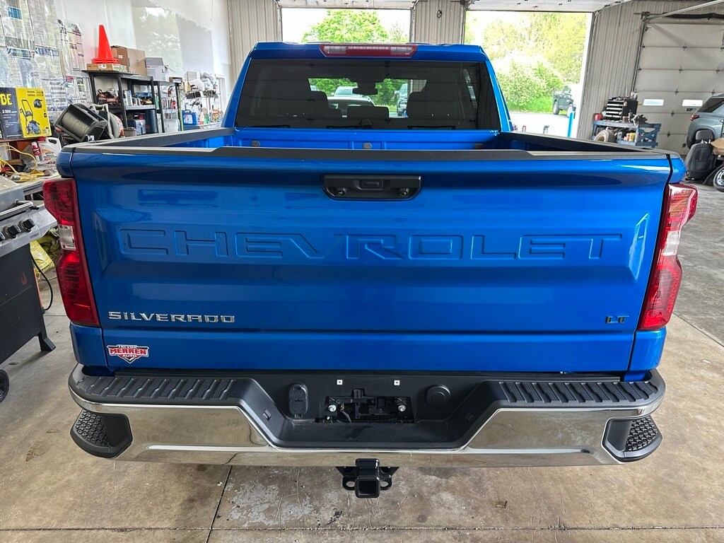 2022 Chevrolet Silverado 1500 LT photo 3