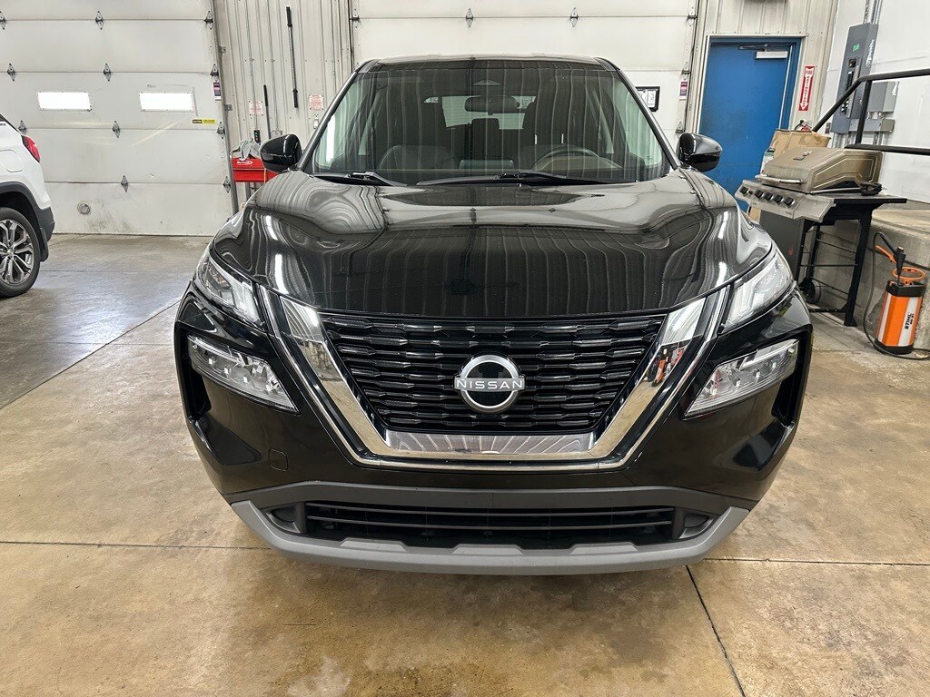 2023 Nissan Rogue SV photo 4
