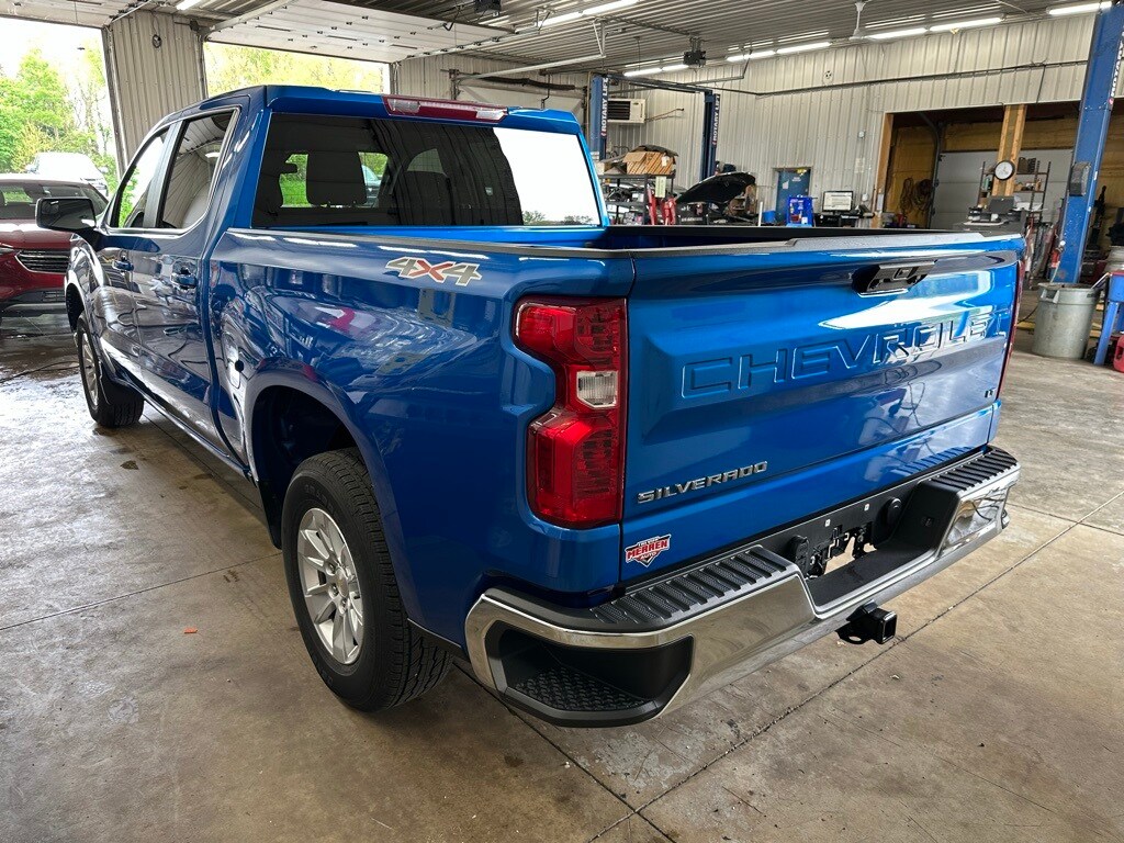 2022 Chevrolet Silverado 1500 LT photo 4