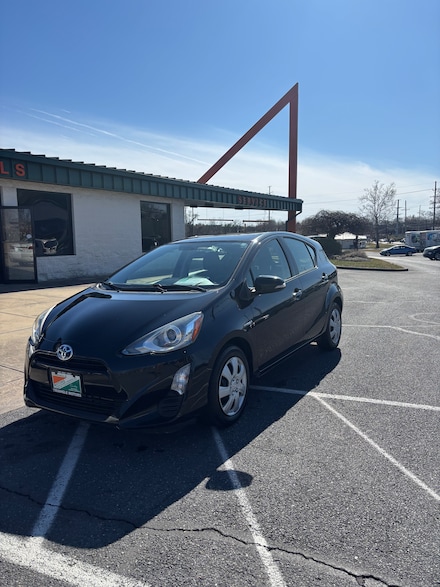 2016 Toyota Prius c Four Hatchback
