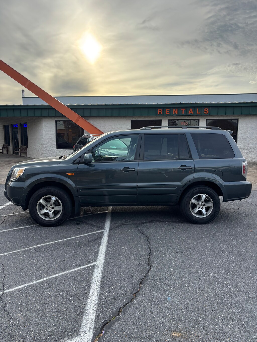 Used 2006 Honda Pilot EX-L w/Rear Ent. System SUV