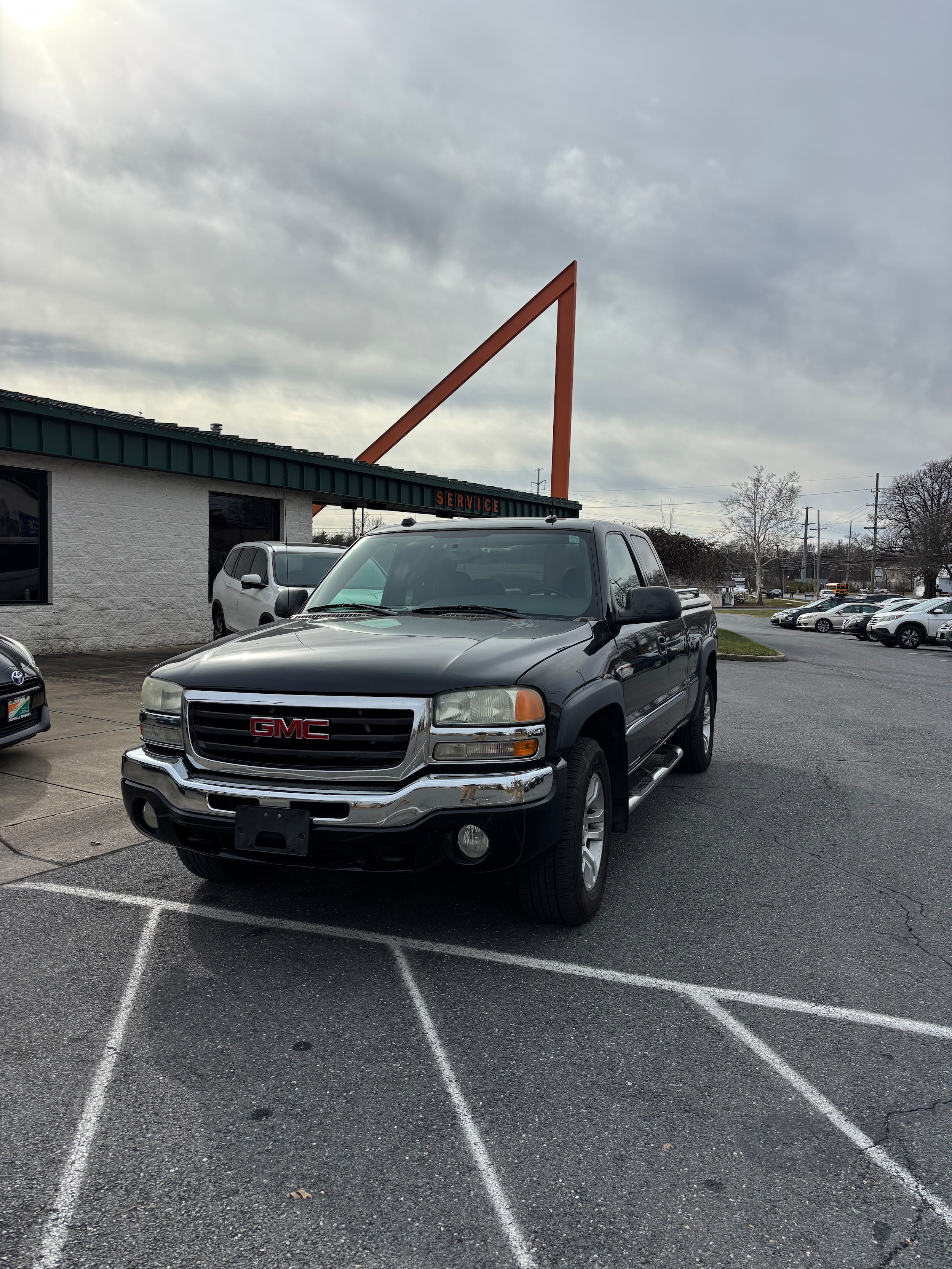 2004 GMC Sierra 1500 Standard's photo