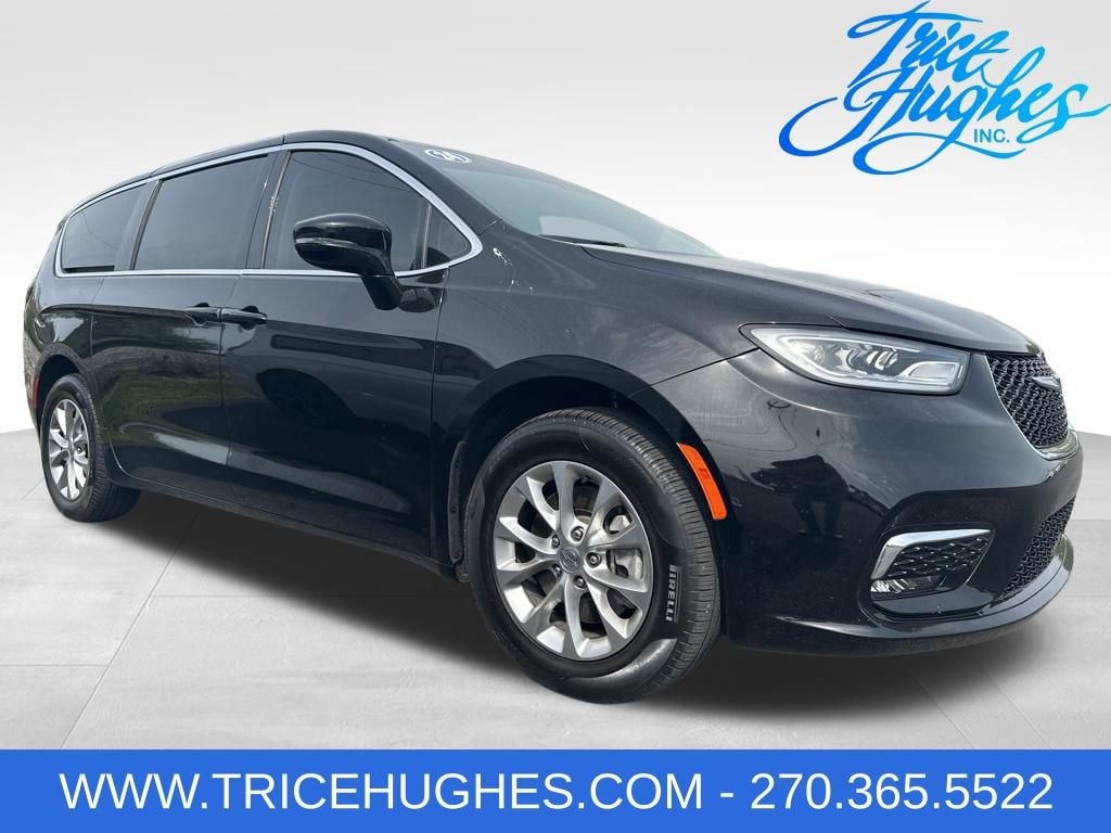 2024 Chrysler Pacifica Touring L AWD's photo